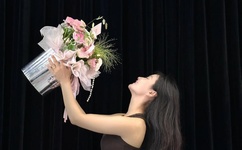 冰块一粒一粒往下边塞什么感觉